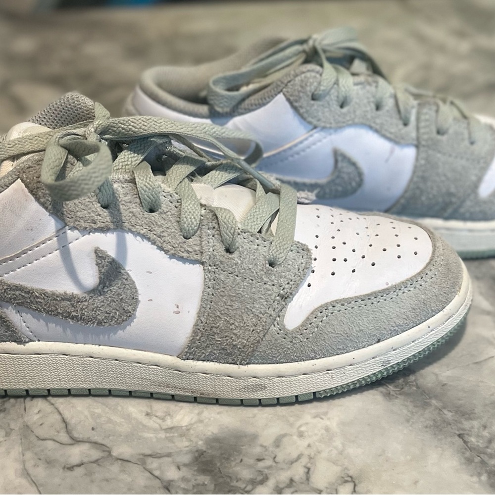 Air Jordan 1 Low SE 4Y Big Kid